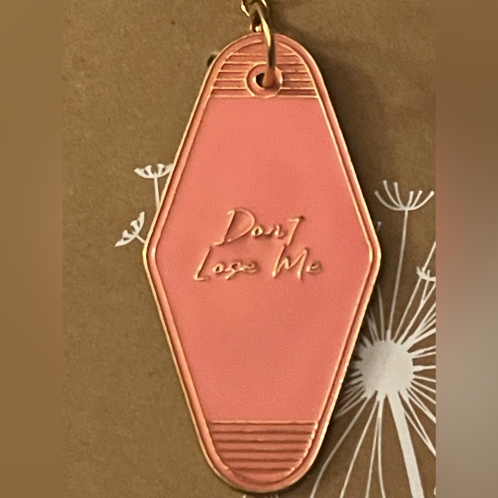 Keychain BNWT!! - Picture 2 of 5